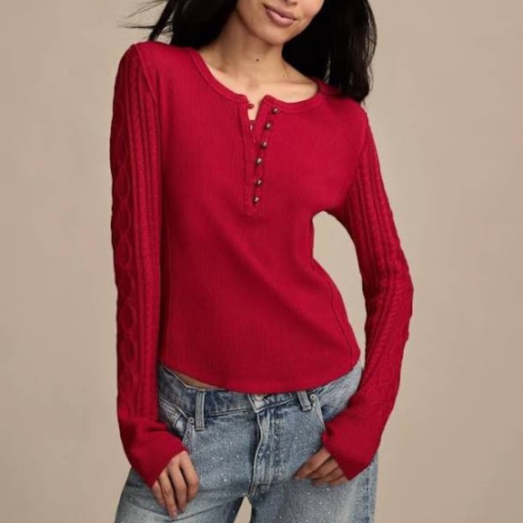 Lucky Brand Tops - Lucky Brand Waffle Knit Henley Size Small Jester Red Cable Knit Sweater Sleeve